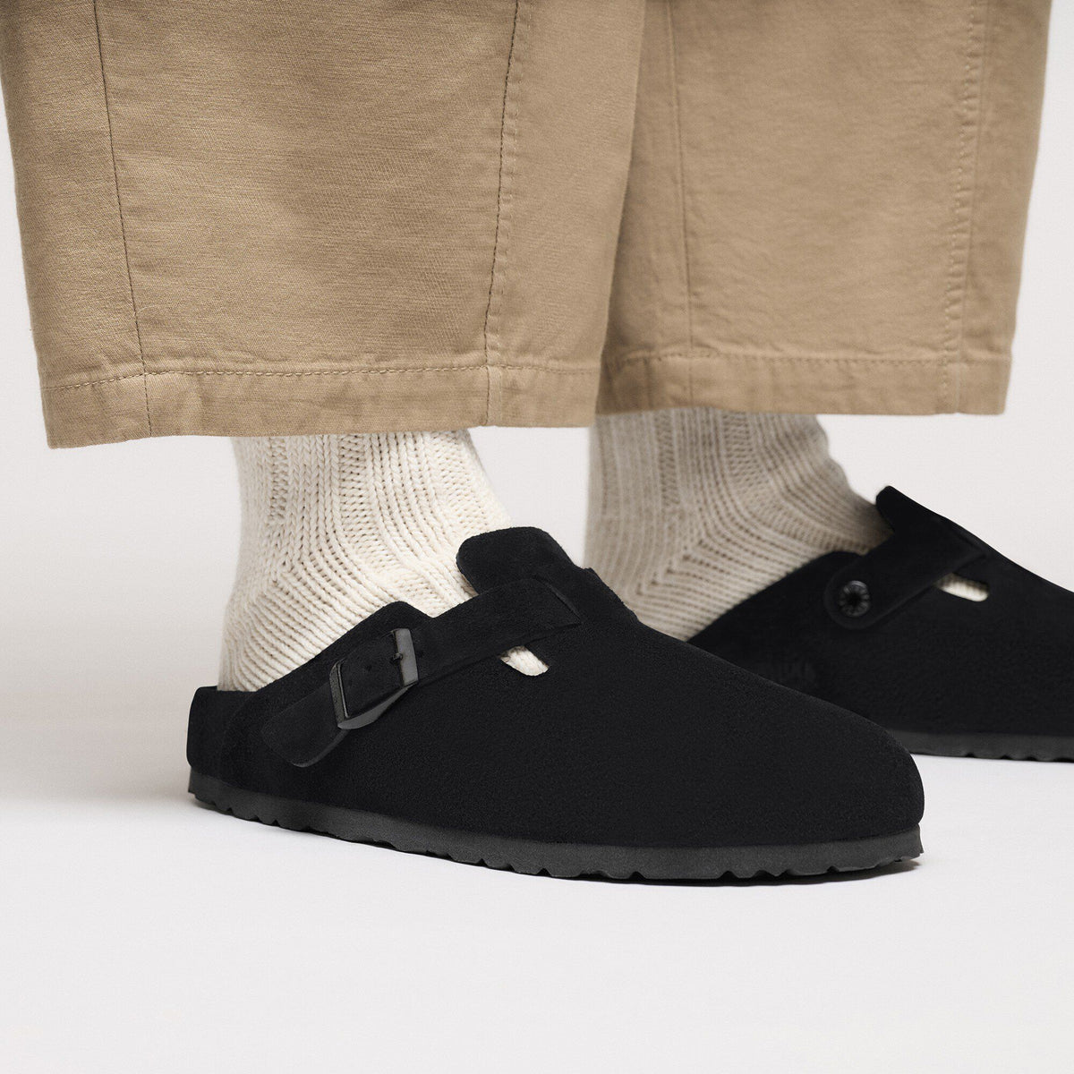 Boston Suede Leather in Color Black | Birkenstock