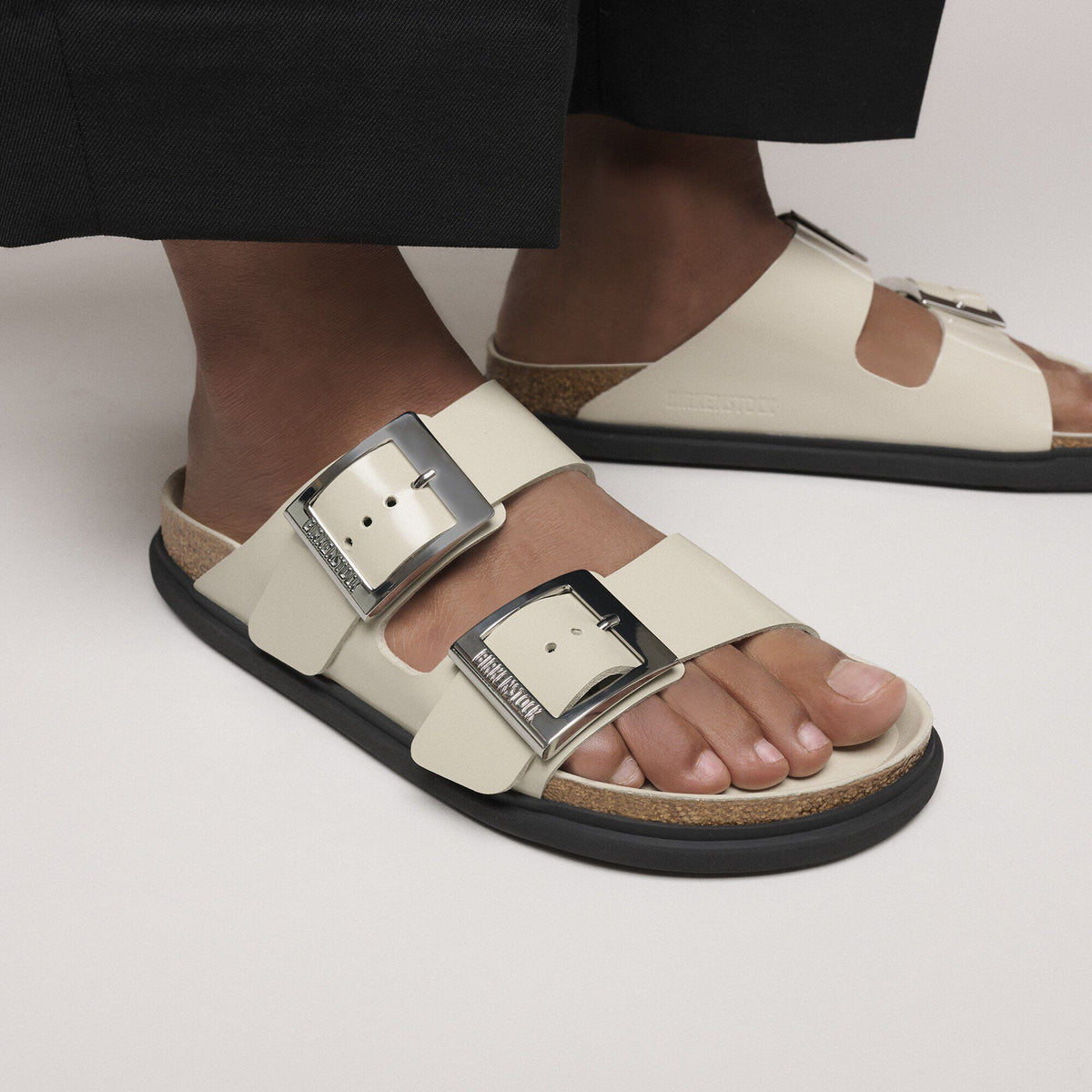Arizona Droplet Buckle Natural Leather Patent in Color High Shine Oyster | Birkenstock