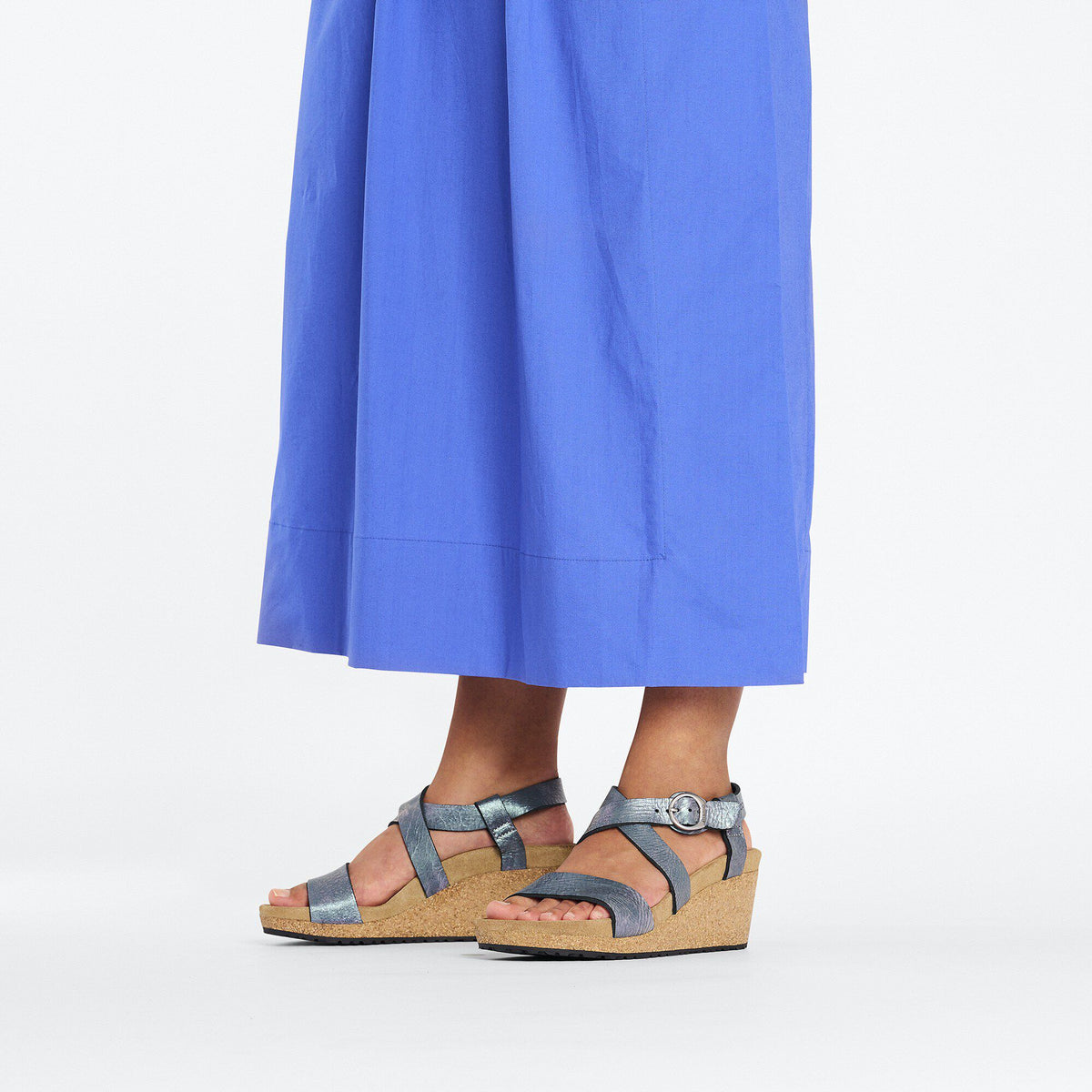 Sibyl Nubuck Leather in Color Metallic Black | Birkenstock