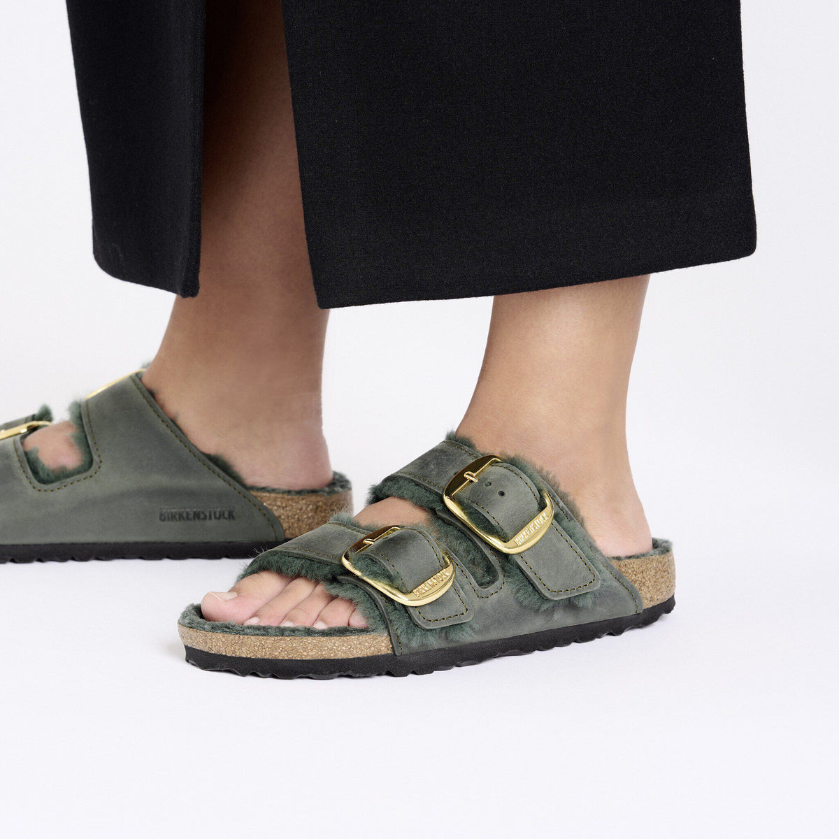 Arizona Big Buckle Shearling Oiled Leather in Color Thyme | Birkenstock