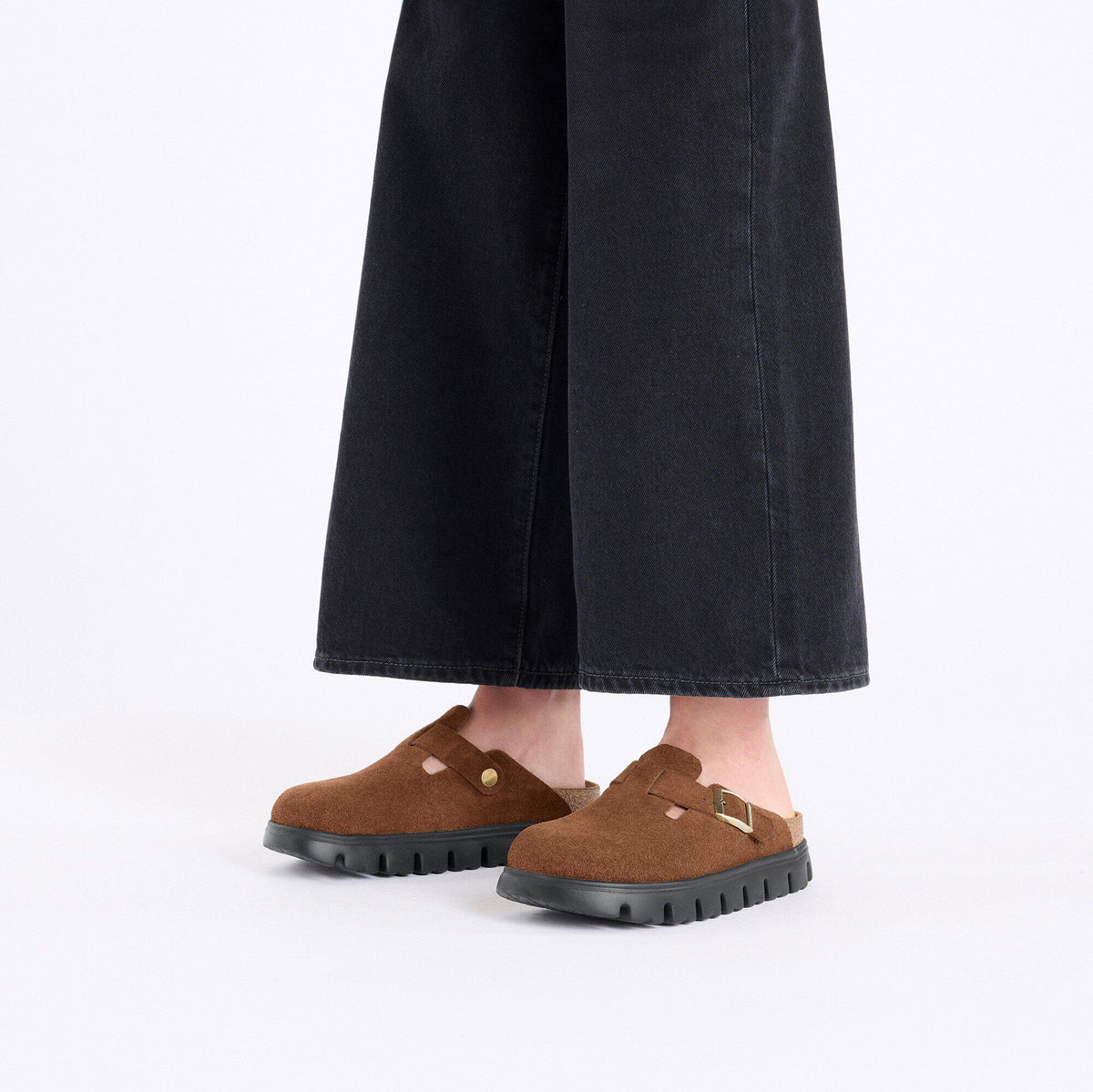 Boston Chunky Suede Leather in Color Dark Tea/ Black | Birkenstock