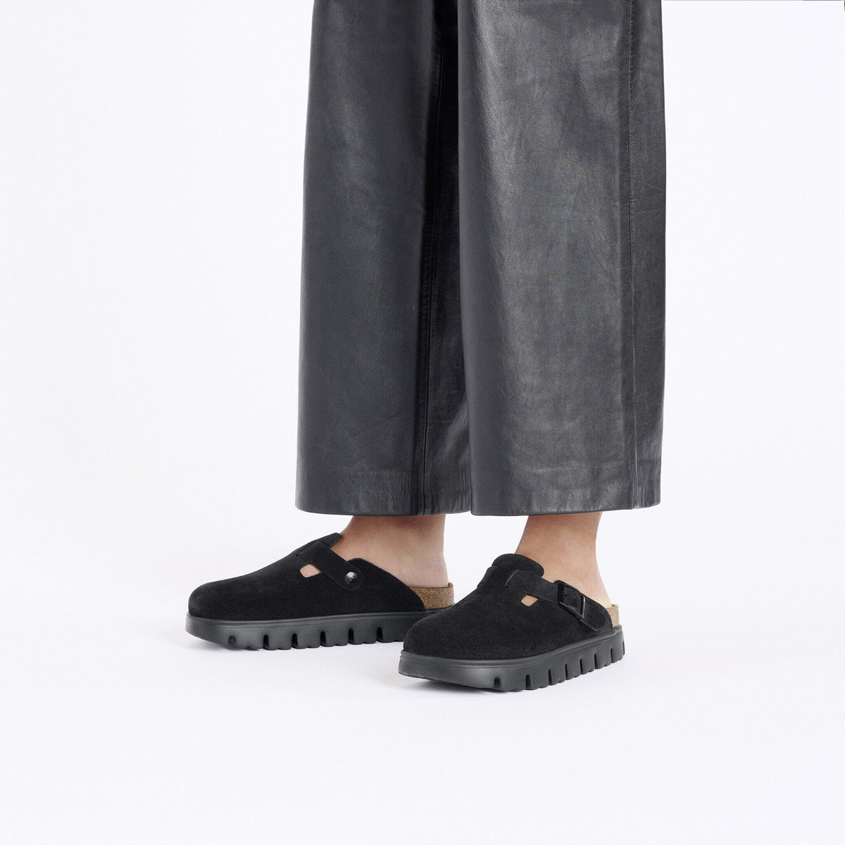 Boston Chunky Suede Leather in Color Black/Black | Birkenstock
