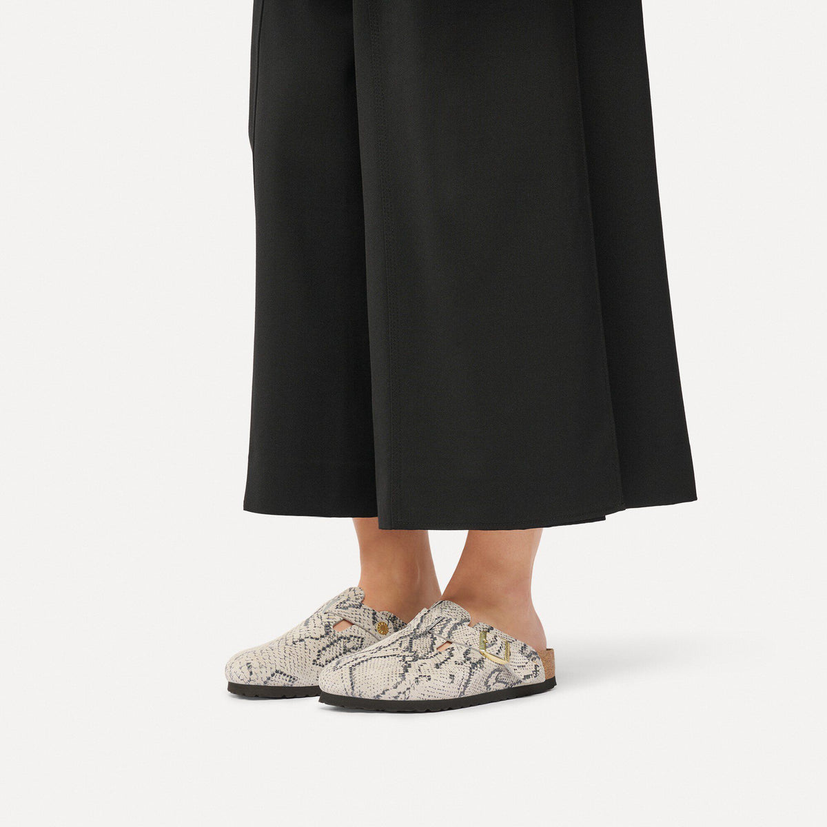 Boston Suede Leather in Color Snake Oyster | Birkenstock