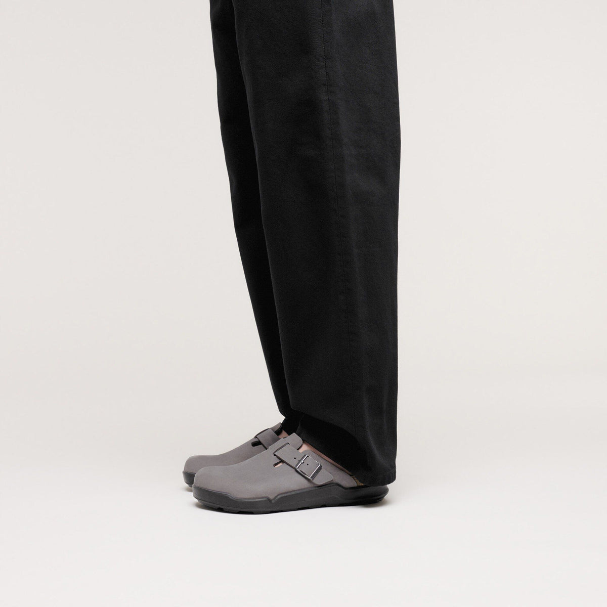 Boston Crosstown Oiled Leather in Color Iron | Birkenstock