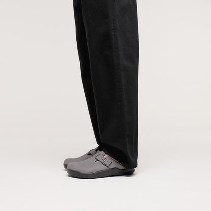 Boston Crosstown Oiled Leather in Color Iron | Birkenstock