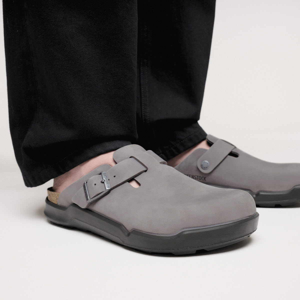Boston Crosstown Oiled Leather in Color Iron | Birkenstock
