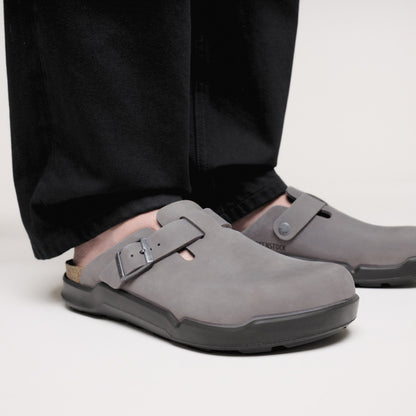 Boston Crosstown Oiled Leather in Color Iron | Birkenstock