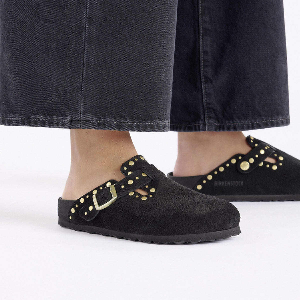 Boston Rivets Suede Leather in Color Black | Birkenstock